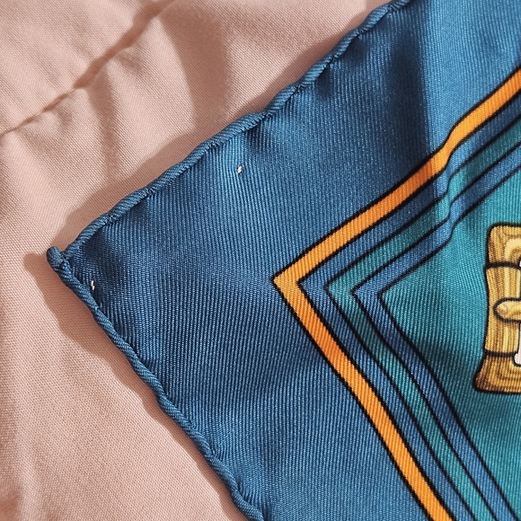 Hermès scarf - Picture 4 of 8